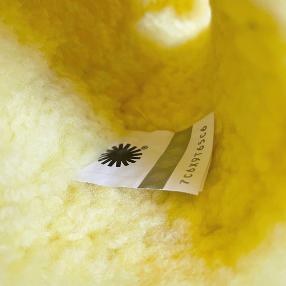 UGG Fluffita Platform Slides In Margarita - Picture 7 of 7